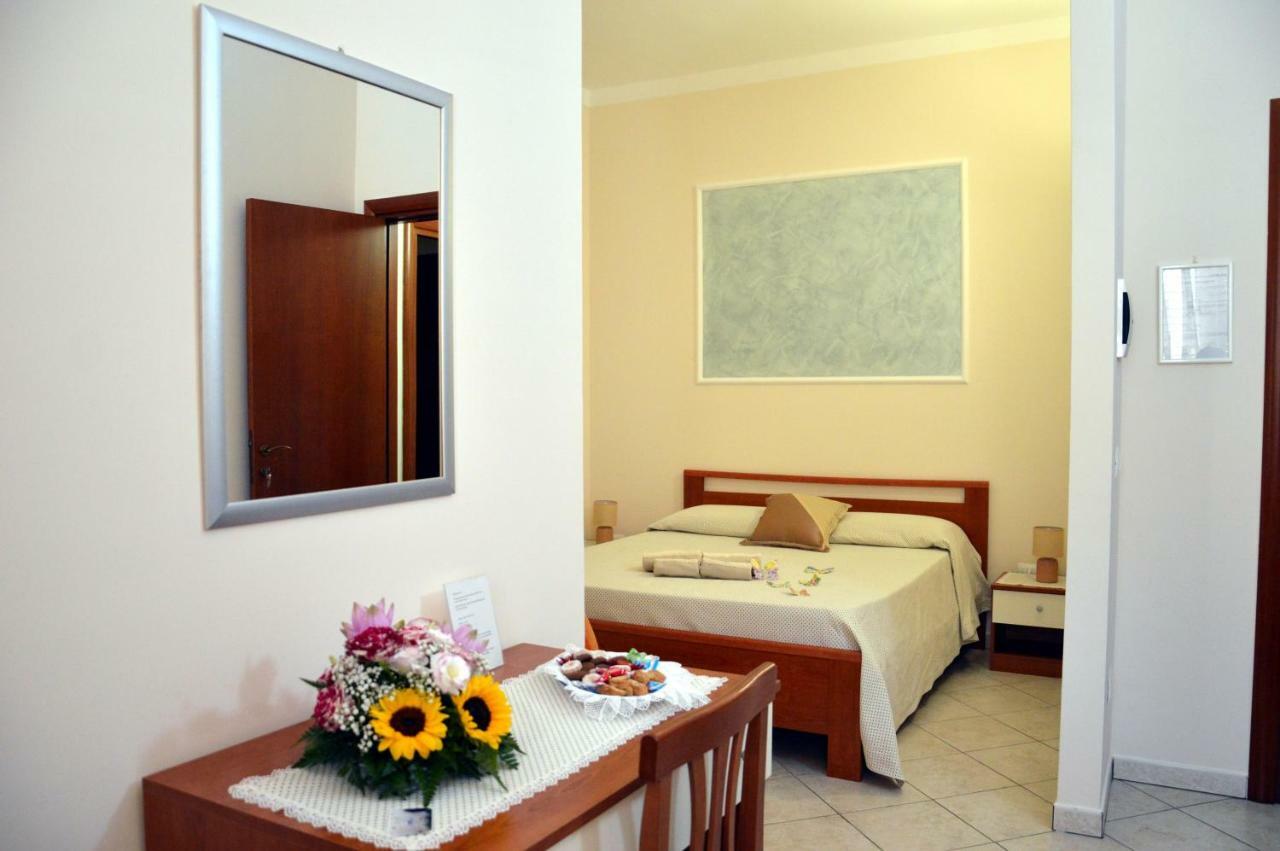 Bed and Breakfast Le Grotte Castro  Экстерьер фото